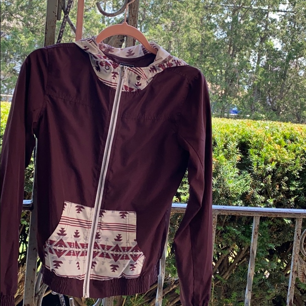 Size small windbreaker